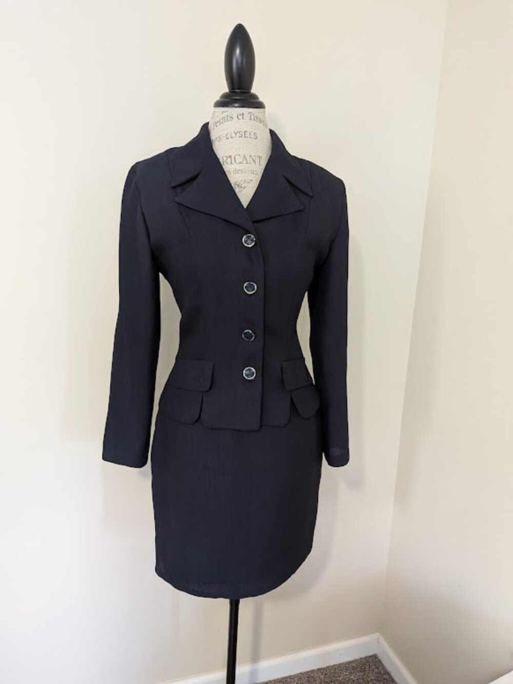 ILCE women's career-style single-breasted navy-blue skirt suit size 7